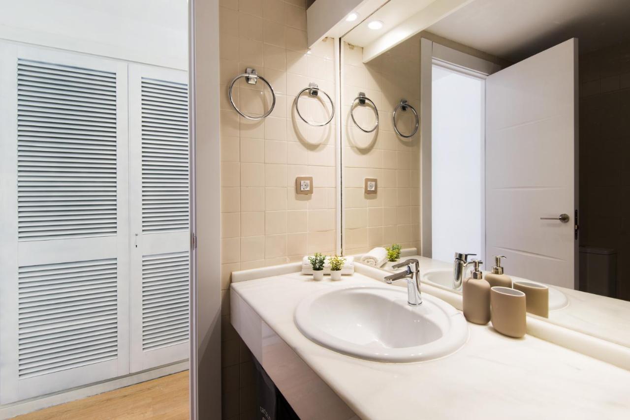 Aloha Puerto Private Apartment 1St Line Carihuela Beach Торемолинос Екстериор снимка