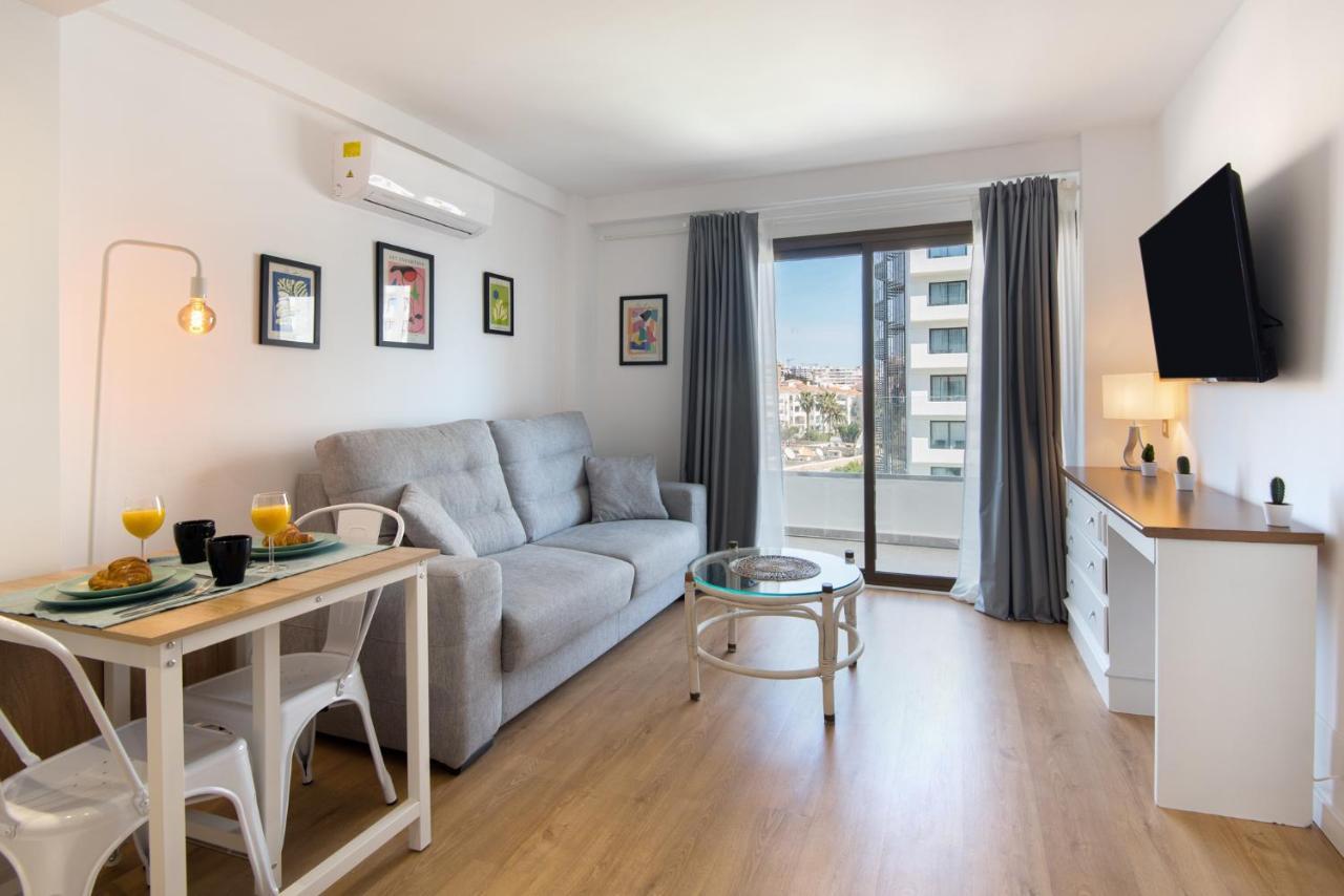 Aloha Puerto Private Apartment 1St Line Carihuela Beach Торемолинос Екстериор снимка