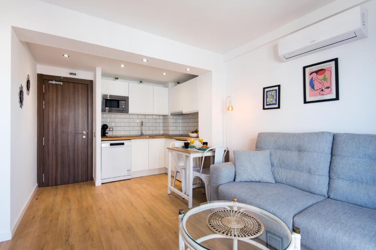 Aloha Puerto Private Apartment 1St Line Carihuela Beach Торемолинос Екстериор снимка