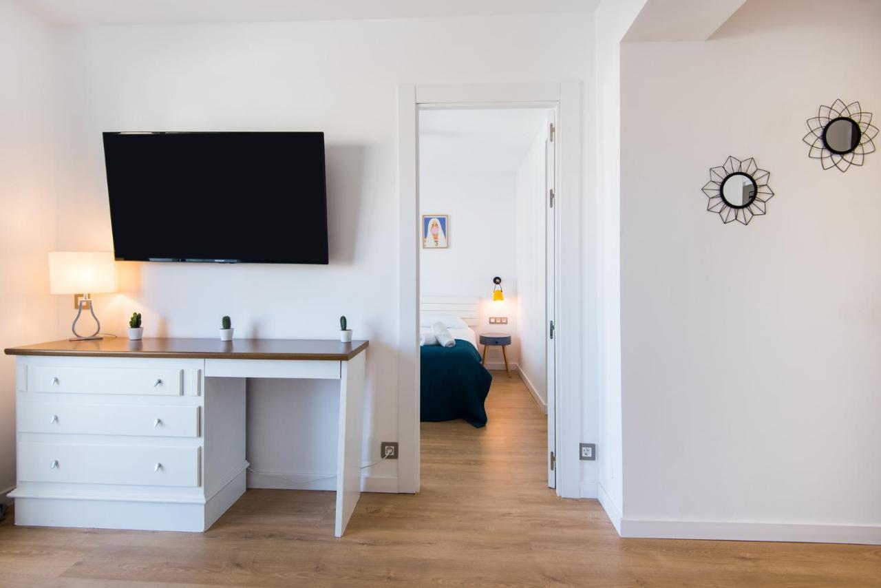 Aloha Puerto Private Apartment 1St Line Carihuela Beach Торемолинос Екстериор снимка